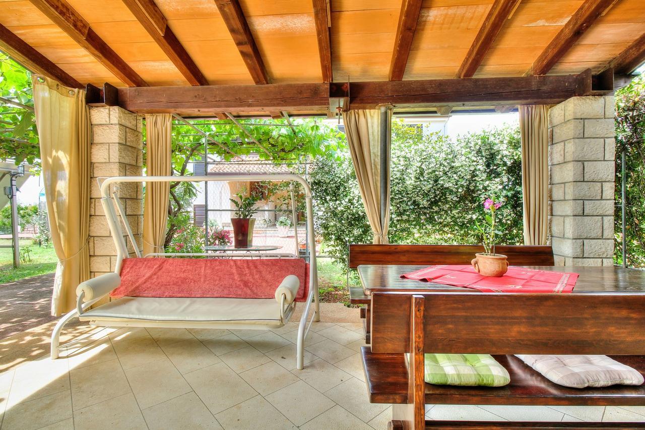Nadia House With Apartments Zambratija  Room photo